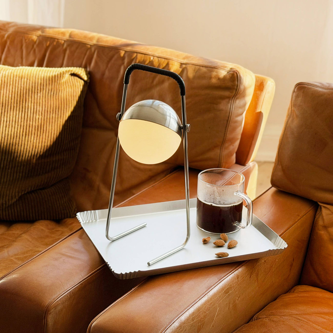 Lámpara de mesa LED recargable Mova marrón