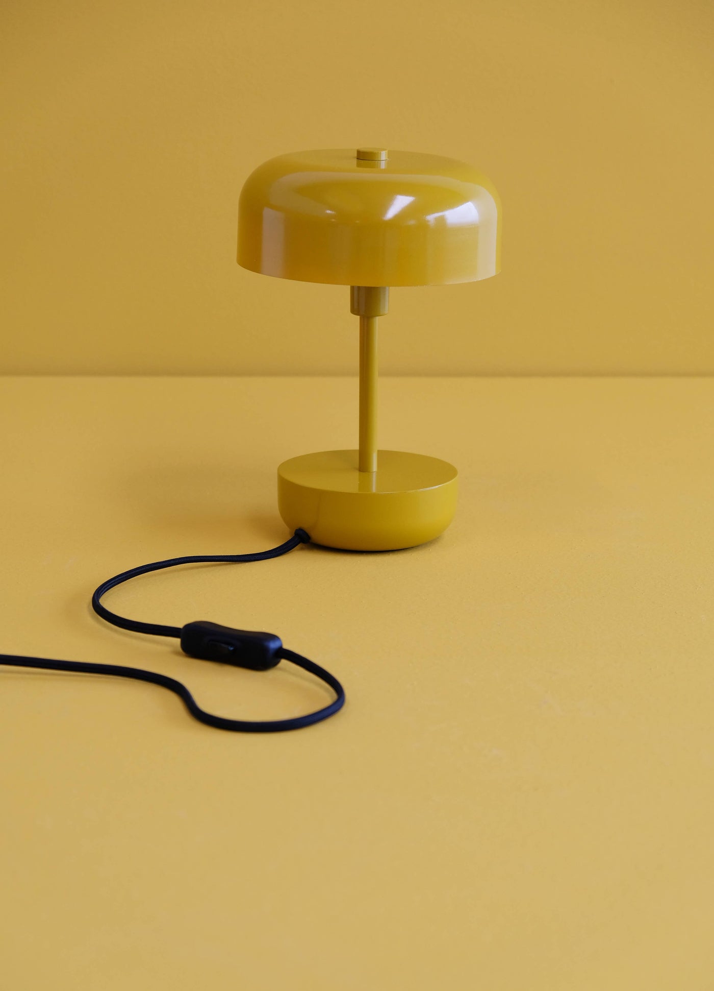 Lámpara de mesa amarilla Haipot