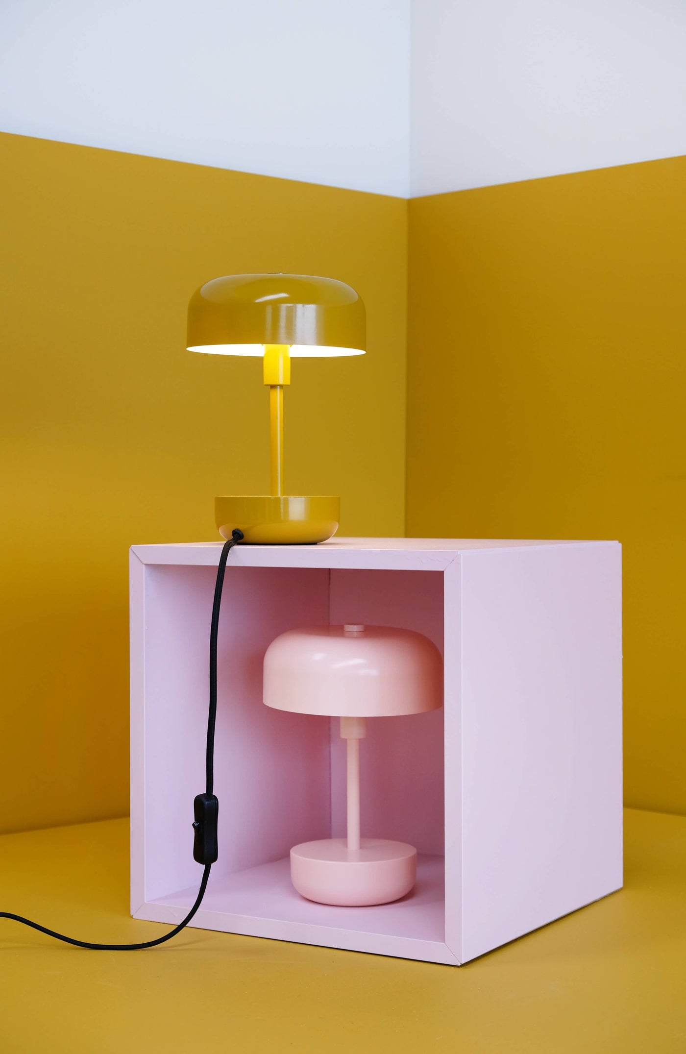 Lámpara de mesa recargable LED rosa Haipot