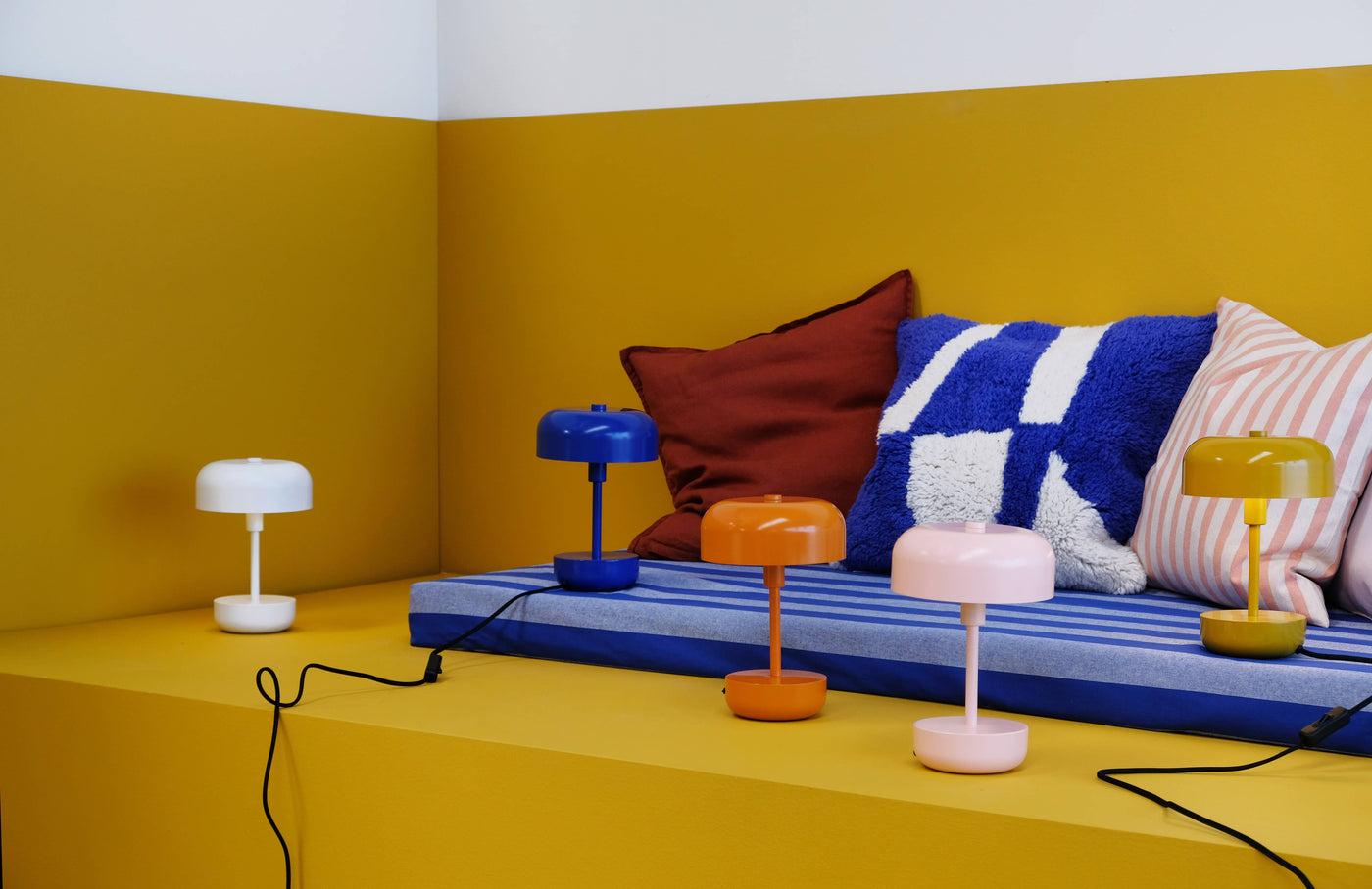Lámpara de mesa recargable LED azul Haipot