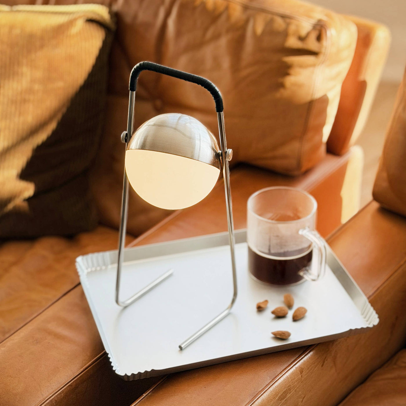 Lámpara de mesa LED recargable Mova marrón