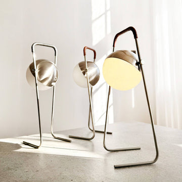 Lámpara de mesa LED recargable Mova marrón en Tilda Deco