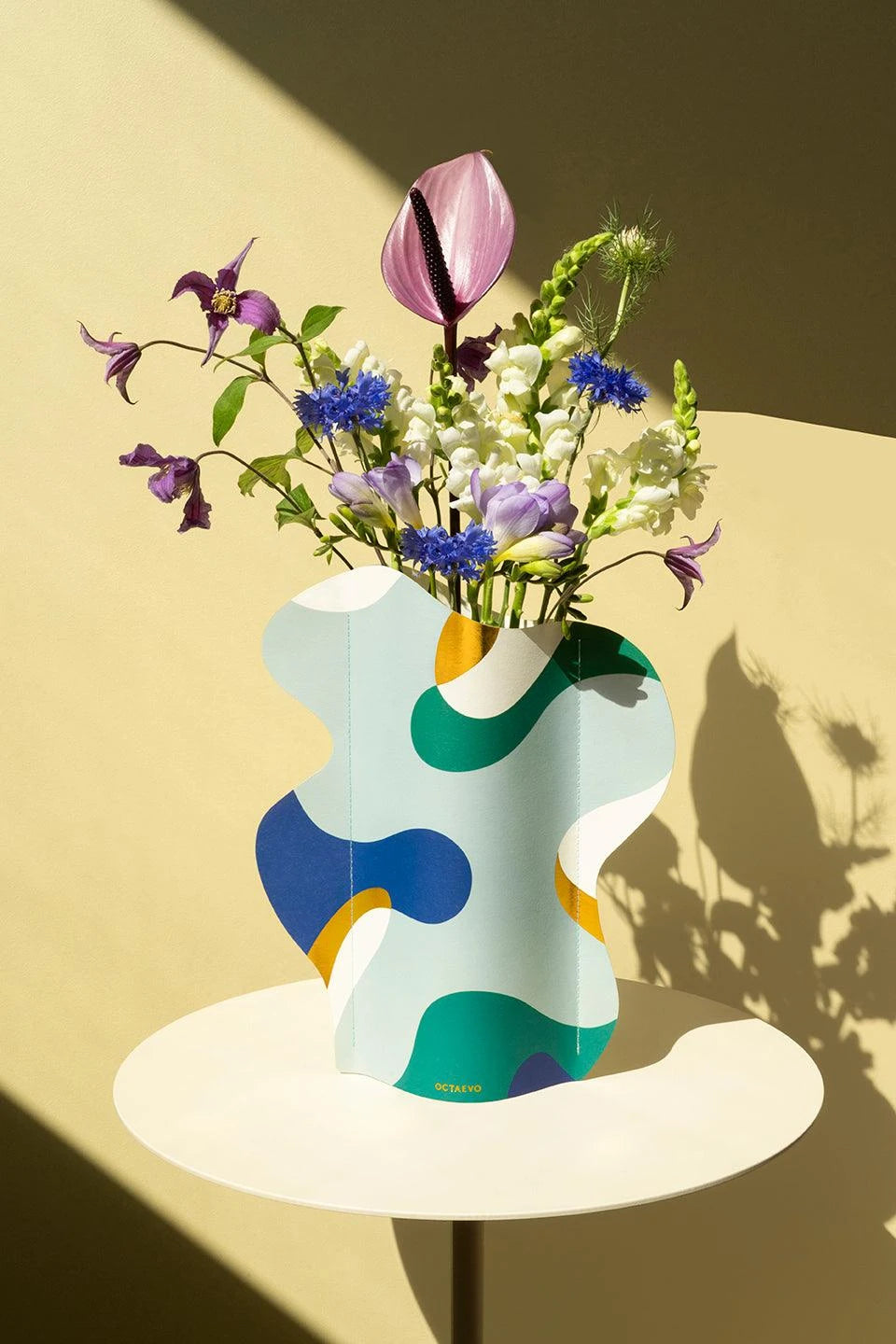 Paper Vase Gaia